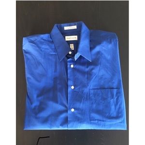 Men’s Van Heusen dress shirt